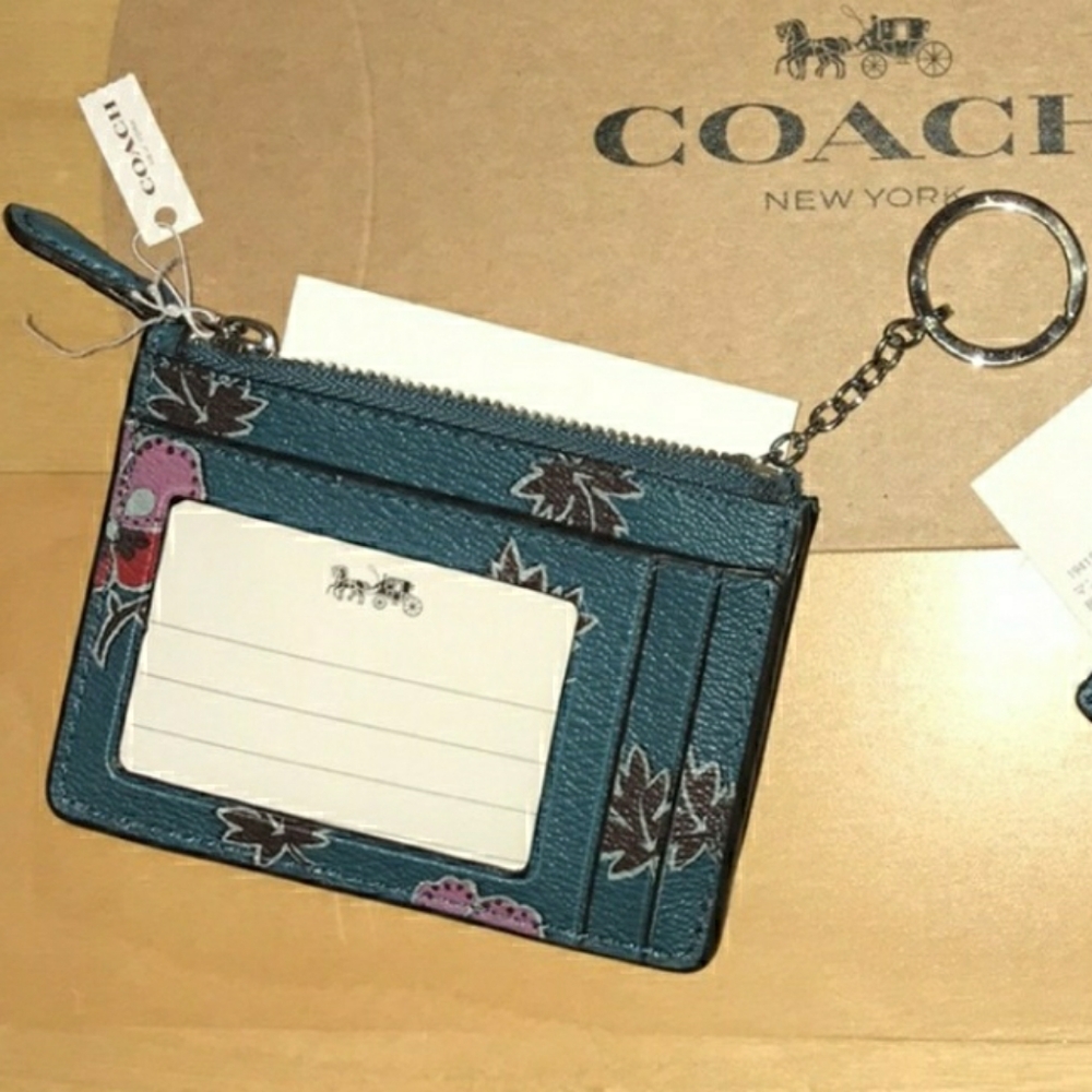 COACH ID credit card/coin wallet with key ring - Picture 2 of 4